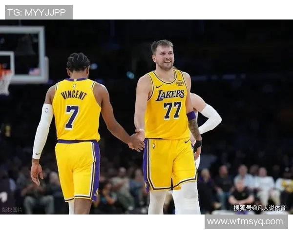 湖人队东契奇与里夫斯因伤缺席背靠背比赛，湖人面临严峻考验